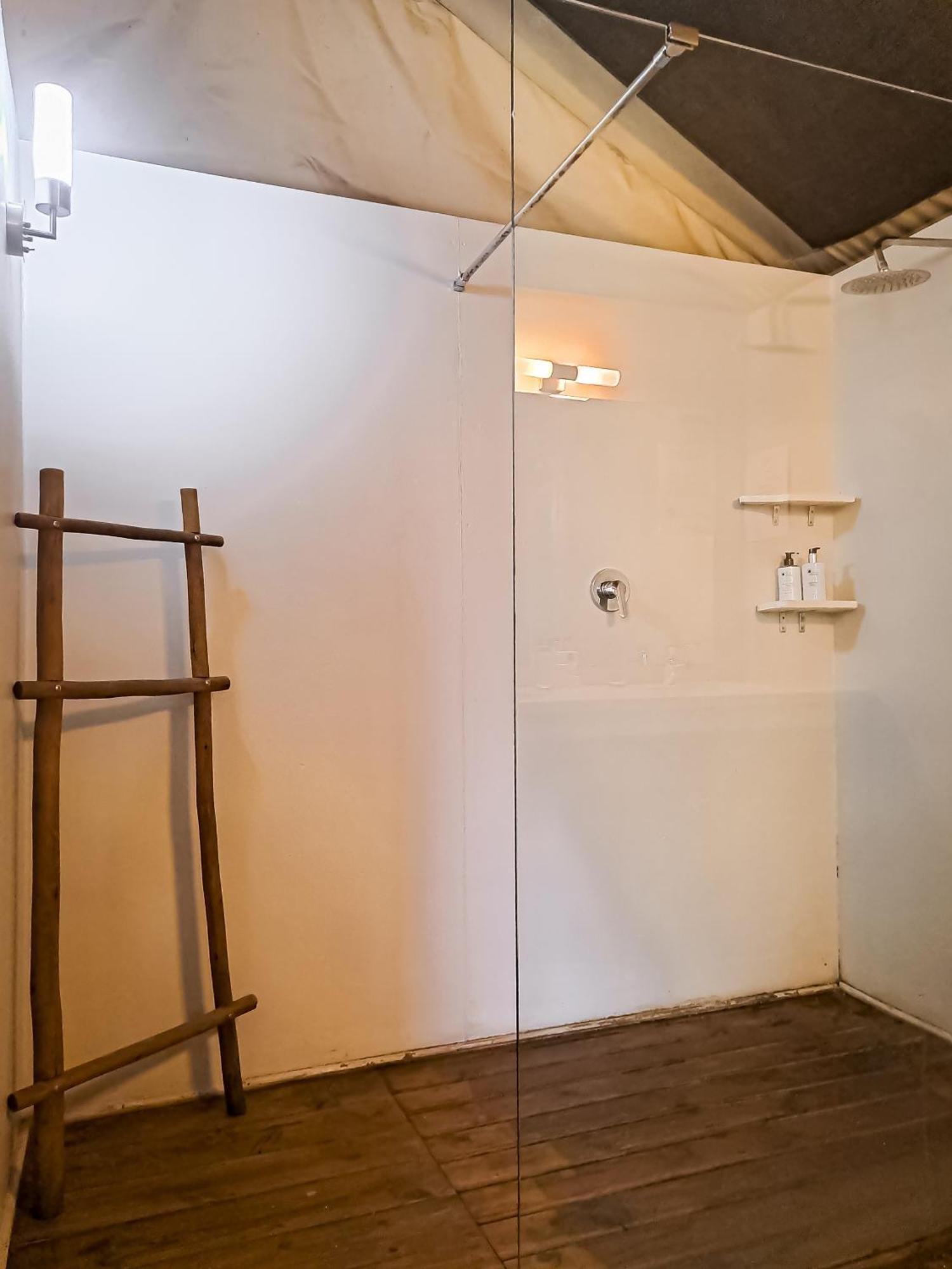 Ndhula Luxury Tented Lodge White River Εξωτερικό φωτογραφία